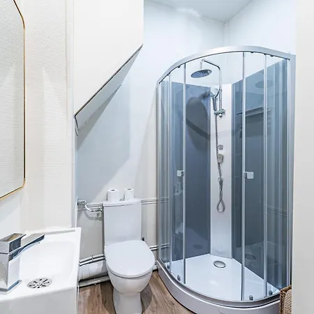 3bdr & 2 Bathrooms Next To Champs Elysees, Opera 巴黎