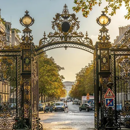 3bdr & 2 Bathrooms Next To Champs Elysees, Opera * 巴黎