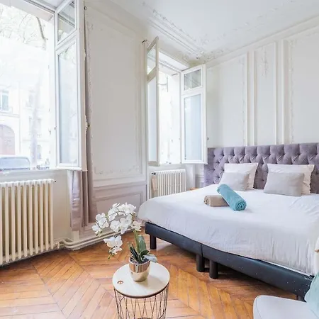 3bdr & 2 Bathrooms Next To Champs Elysees, Opera * 巴黎