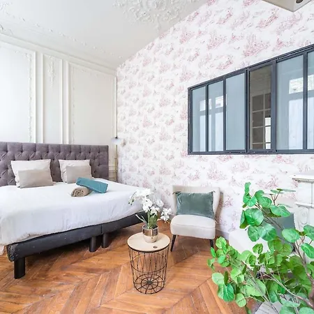 3bdr & 2 Bathrooms Next To Champs Elysees, Opera 公寓