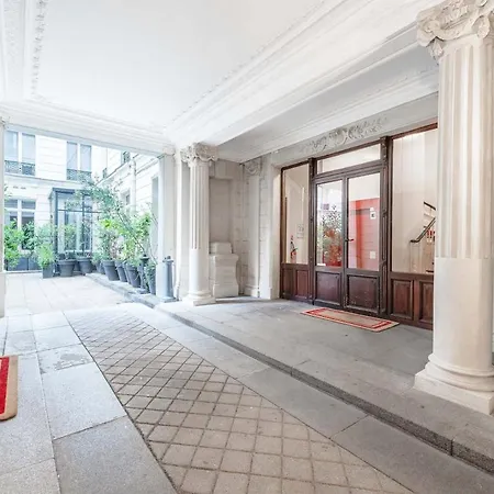 3bdr & 2 Bathrooms Next To Champs Elysees, Opera 公寓