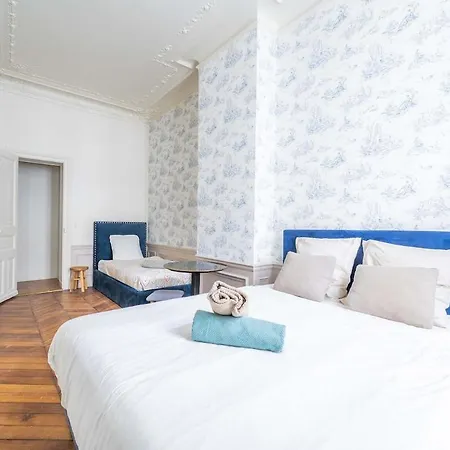 公寓 3bdr & 2 Bathrooms Next To Champs Elysees, Opera 巴黎