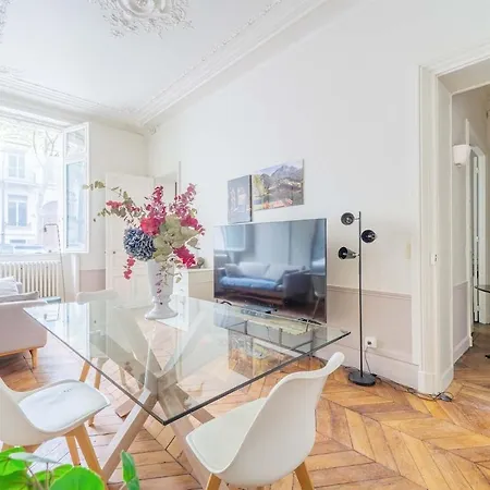 公寓 3bdr & 2 Bathrooms Next To Champs Elysees, Opera
